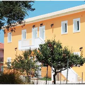 Apartment Retreat In Drosia - For 3