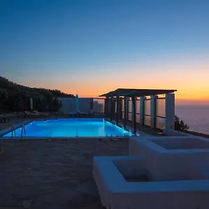 Luxurious Traditional
