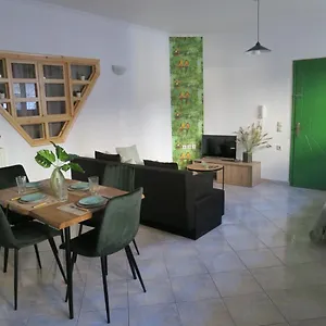Green Apartment