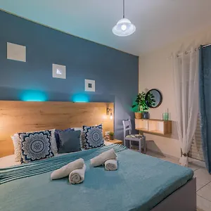 Sarita's & Apartment *