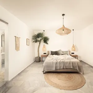 Apartment 5, Unique Location - Sea View *