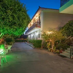 Tota Studios Apartment *