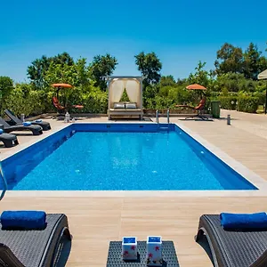 Giannoulis Village *