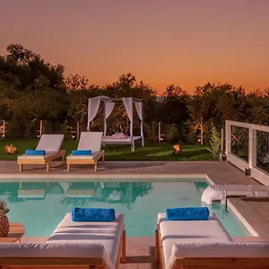 Farao Villa Kypseli