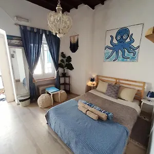 Octopus Blue Apartment *