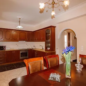 Oasis Apartment