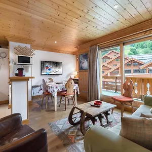 Familial Au Coeur De Meribel, 100m Des Pistes Et Des Commerces - Fr-1-565-19 Apartment