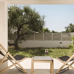Krystalia's Luxury Studio1 Apartment *
