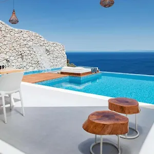 Villa Emerald Cave Suites
