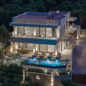 Gioarde Luxury With Private Pool & Sea Views, By Zantewize Akrotiri (Zakynthos)