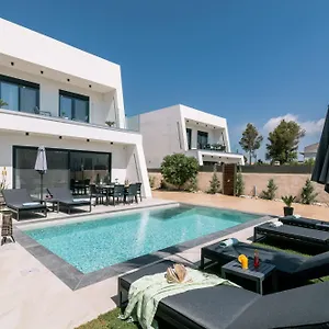 Sunwhite - Private Pool & Cozy Atmosphere, By Zantewize Villa