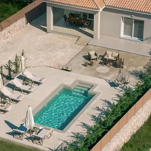 Villa Nicoldia Laganas