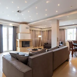Superior Three Bedroom Apartment