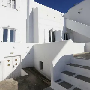 Morfoula's 2* Mykonos Town