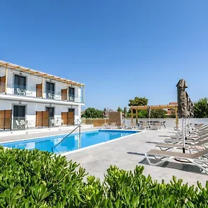 Bed and Breakfast White Canvas Boutique 3*