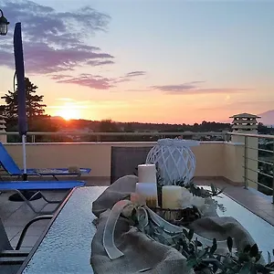 Villa Mistral Seaview Homes *