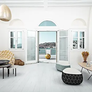 Pnoe Villa *